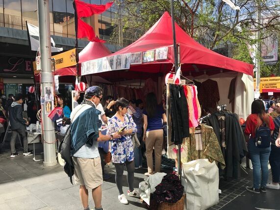 着物の露店売り